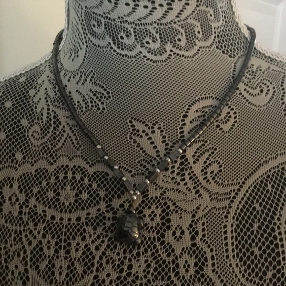 Turtle tribe pendant necklace - Picture 8 of 8